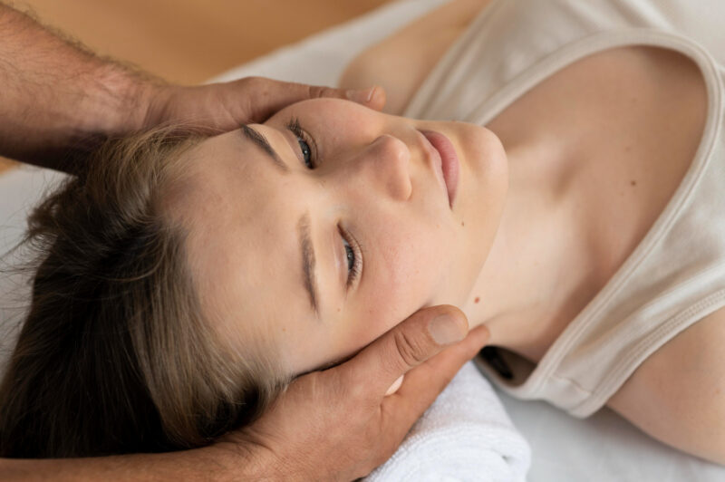 Bienvenue à Eden des Sens, votre spa et institut de beauté à Paris et Marne-la-Vallée, offrant des soins de luxe pour la détente, la beauté et le bien-être. Massages, Visage, Minceur.