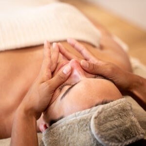 Bon cadeau – Coffret nouvel éclat : Accès spa + Soin visage 45′